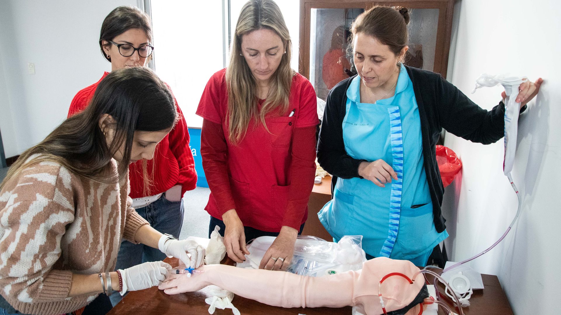 Entrenamiento por simulación en el Hospital de Clínicas para residentes y posgrados. 